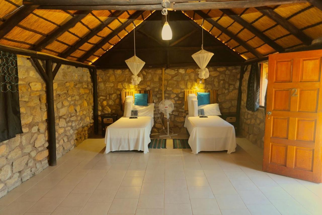 Kapika Waterfall Lodge Epupa 外观 照片
