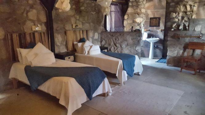 Kapika Waterfall Lodge Epupa 外观 照片