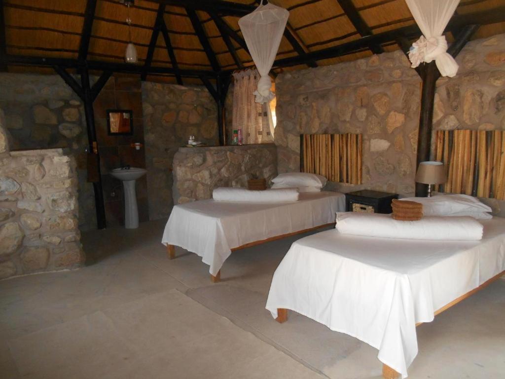 Kapika Waterfall Lodge Epupa 外观 照片